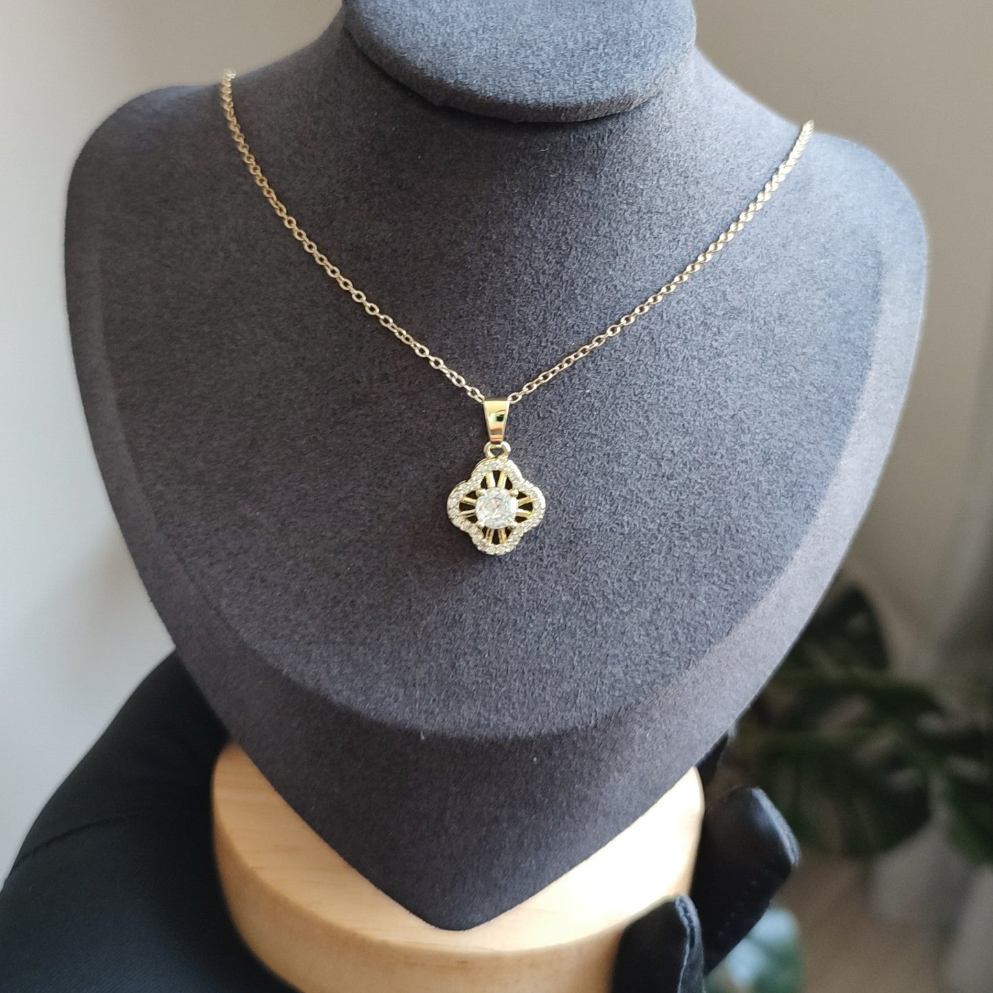 Collier Fleur Cristal