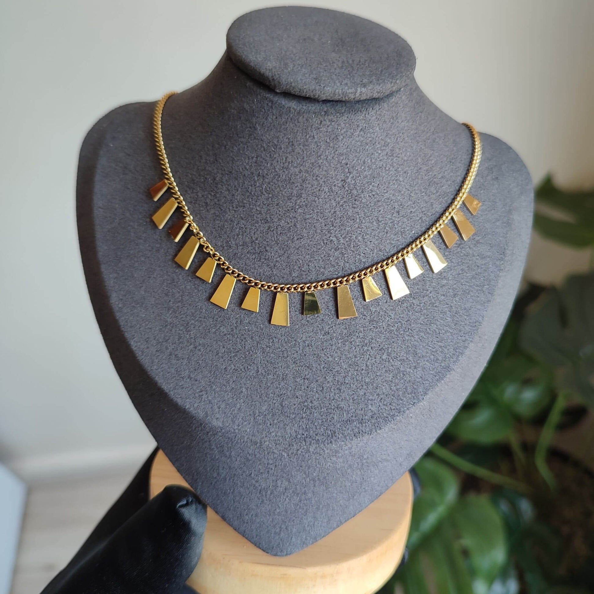 Collier Cascade Dorée - Boutique R Luxuria